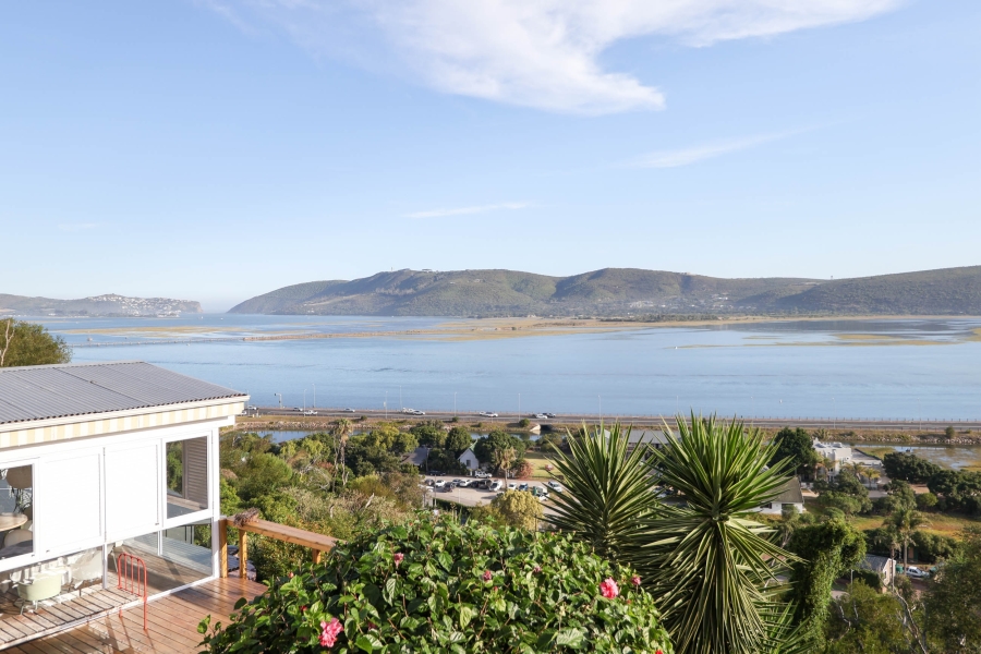 8 Bedroom Property for Sale in Knysna Heights Western Cape